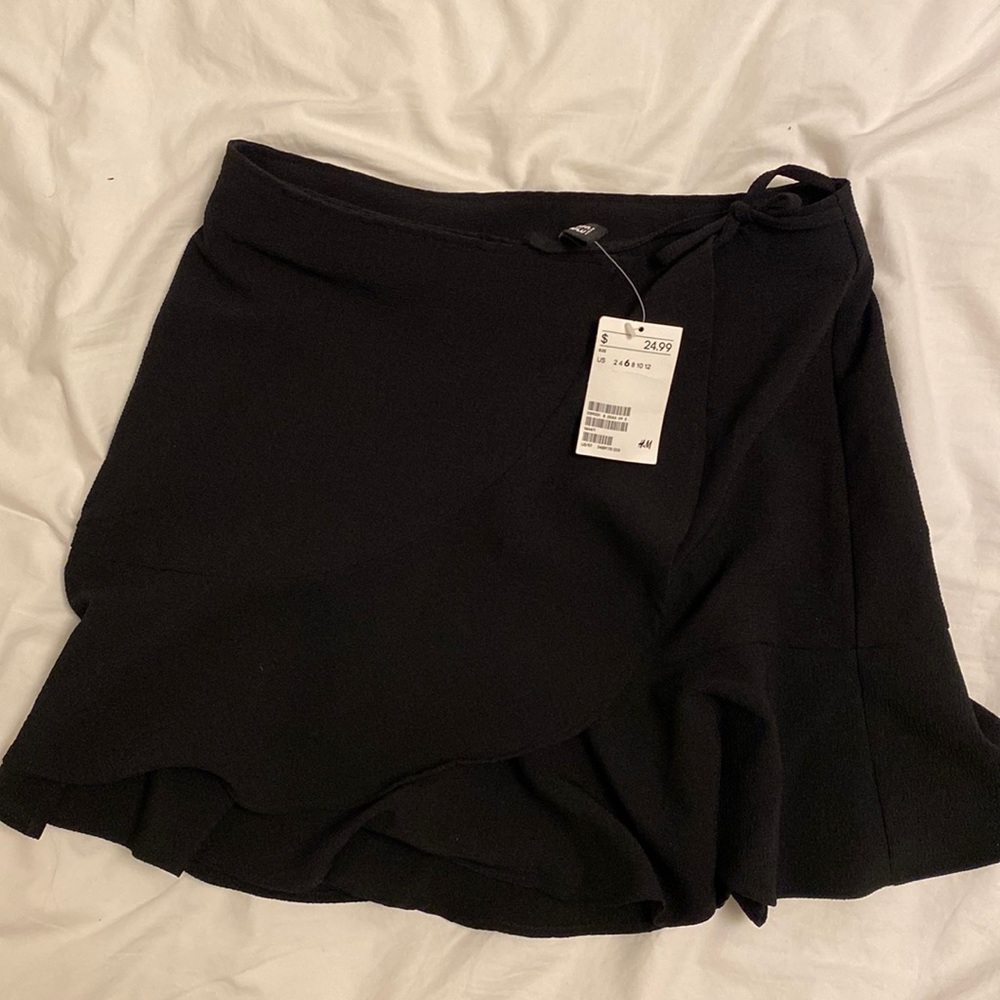 BLACK, WRAP, RUFFLE SKIRT